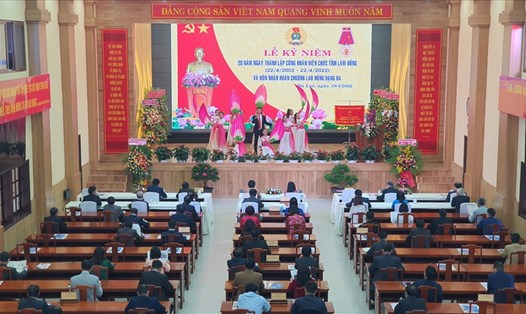 Công đoàn Viên chức tỉnh Lâm Đồng kỷ niệm 20 năm thành lập và đón nhận Huân chương Lao động hạng Ba. Ảnh Đức Thiệm