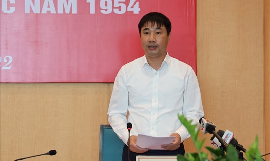 Ông Mạc Đình Minh, Phó Giám đốc Xây dựng Hà Nội thông tin tại họp báo. Ảnh: P.Đ