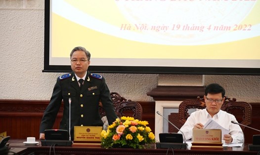 Tổng Cục trưởng Tổng cục THADS Nguyễn Quang Thái (trái) và Thứ trưởng Bộ Tư pháp Mai Lương Khôi (phải) chủ trì hội nghị. Ảnh: Mai Phương