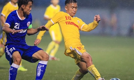 U19 Hoàng Anh Gia Lai (áo xanh) thất thủ trước Hà Nội. Ảnh: VFF