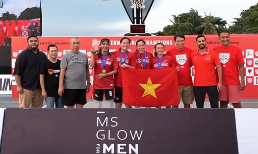 Tuyển bóng rổ 3x3 Việt Nam lần đầu tiên vô địch ở một giải đấu quốc tế. Ảnh: ABL