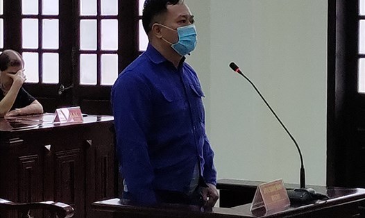 Bị cáo Nguyễn Đình Biên lĩnh 23 năm tù tội lừa đảo, làm giả giấy tờ. Ảnh: CTv