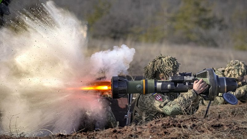 US weapons provided to Ukraine like disappearing into a “black hole”?