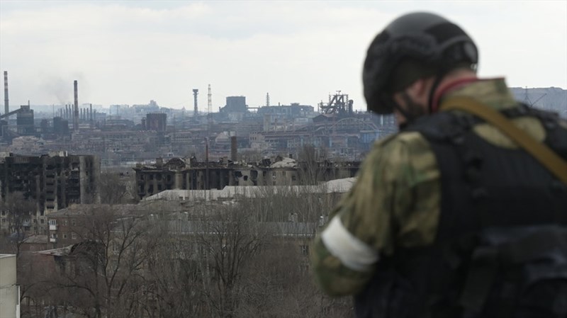 Russia extends ultimatum in Mariupol demanding surrender of Ukrainian soldiers