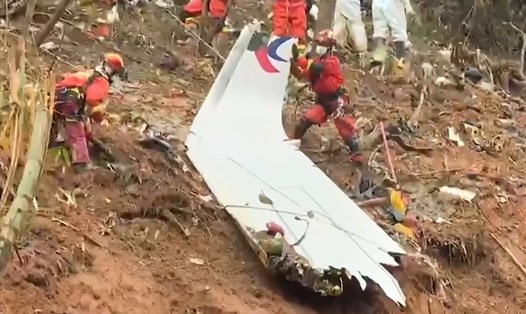 Trung Quốc thông báo hộp đen của chiếc Boeing gặp nạn hồi tháng trước đã bị hỏng nặng. Ảnh: AFP