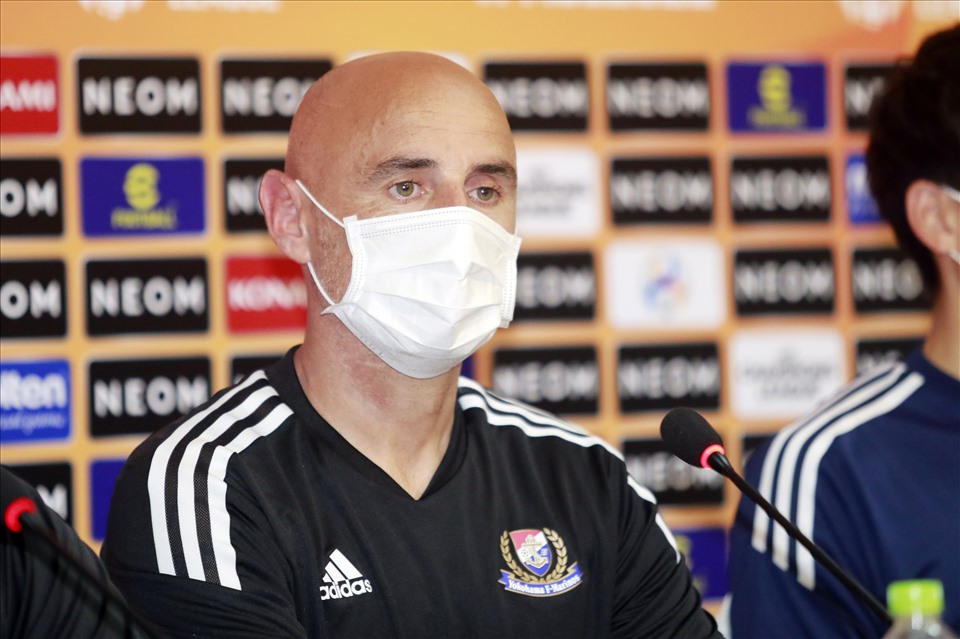 HLV Yokohama: "Chúng tôi bắt buộc phải thắng Sydney FC"