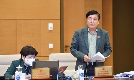 Tổng Thư ký Quốc hội, Chủ nhiệm Văn phòng Quốc hội Bùi Văn Cường phát biểu.
