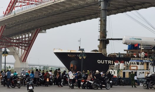 Hải Phòng phân luồng lại giao thông sau sự cố tàu biển trôi va vào công trình cầu Hoàng Văn Thụ. Ảnh: Cổng TTĐT Hải Phòng