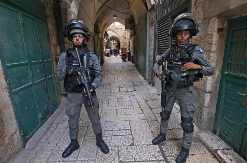 Israeli police enter Jerusalem holy site after being stoned