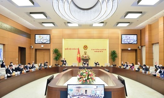 Ủy ban Thường vụ Quốc hội biểu quyết thông qua dự thảo Nghị quyết của Quốc hội thí điểm cơ chế chính sách đặc thù phát triển tỉnh Khánh Hòa. Ảnh: QH