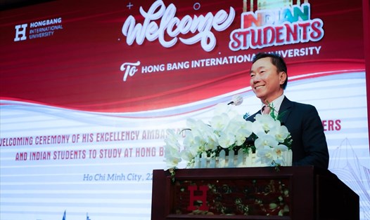 Đại sứ đặc mệnh toàn quyền Việt Nam tại Ấn Độ Phạm Sanh Châu phát biểu tại buổi lễ chào đón sinh viên Ấn Độ đến Trường Đại học Quốc tế Hồng Bàng học ngành Y khoa. Ảnh: HN
