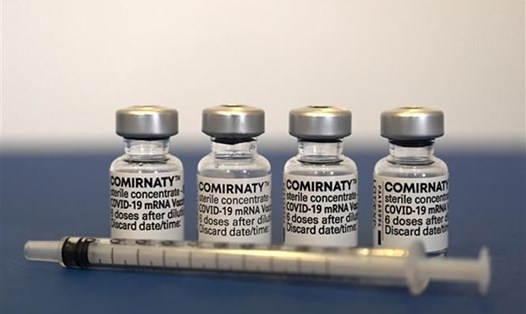 Châu Âu đã khuyến nghị dùng vaccine của Pfizer để làm mũi tiêm tăng cường sau khi người dùng tiêm bất kỳ loại vaccine nào khác. Ảnh: AFP