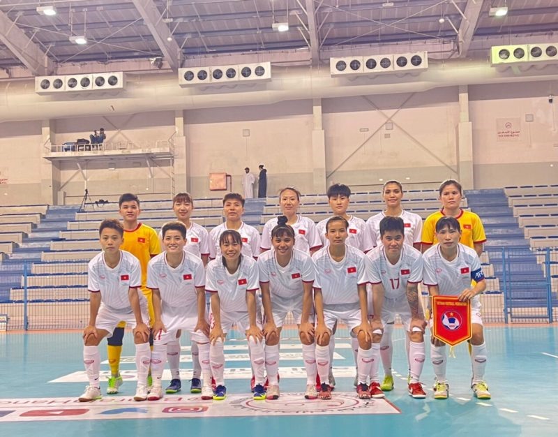Tuyển nữ futsal Việt Nam thắng trận giao hữu đầu tiên tại Bahrain