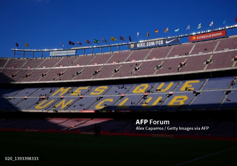 Barcelona - Cẩn thận không lại theo bước Man United!
