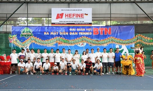 Giải quần vợt ra mắt diễn đàn tennis Bắc - Trung - Nam vừa kết thúc tại TPHCM là cú hích lớn cho phong trào chơi banh nỉ nghiệp dư tại địa phương. Ảnh: Quang Nguyễn