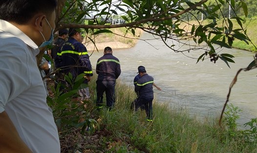 Lực lượng chức năng đã vớt được thi thể 2 người lao động bị tai nạn mất tích dưới kênh nước sâu chảy xiết.