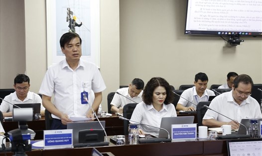 Ông Uông Quang Huy, Phó Chủ tịch Công đoàn ĐLVN trình bày ý kiến của người lao động. Ảnh: CĐĐL