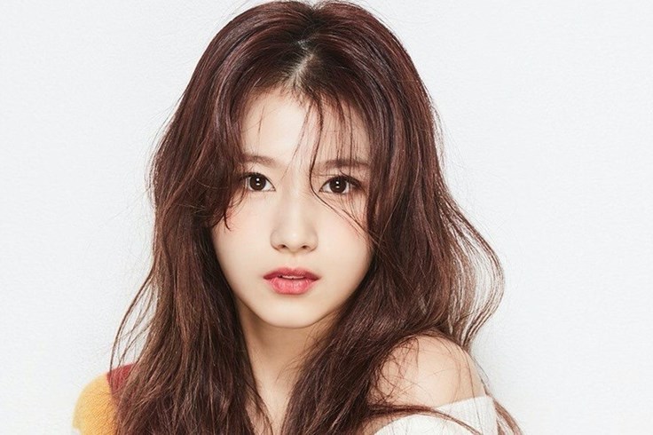 Sana - TWICE mắc COVID-19 Sana - TWICE mắc COVID-19