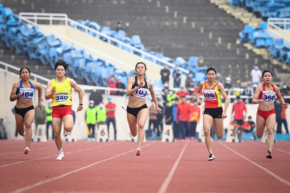 Lê Tú Chinh không thể tham dự SEA Games 31 vì chấn thương