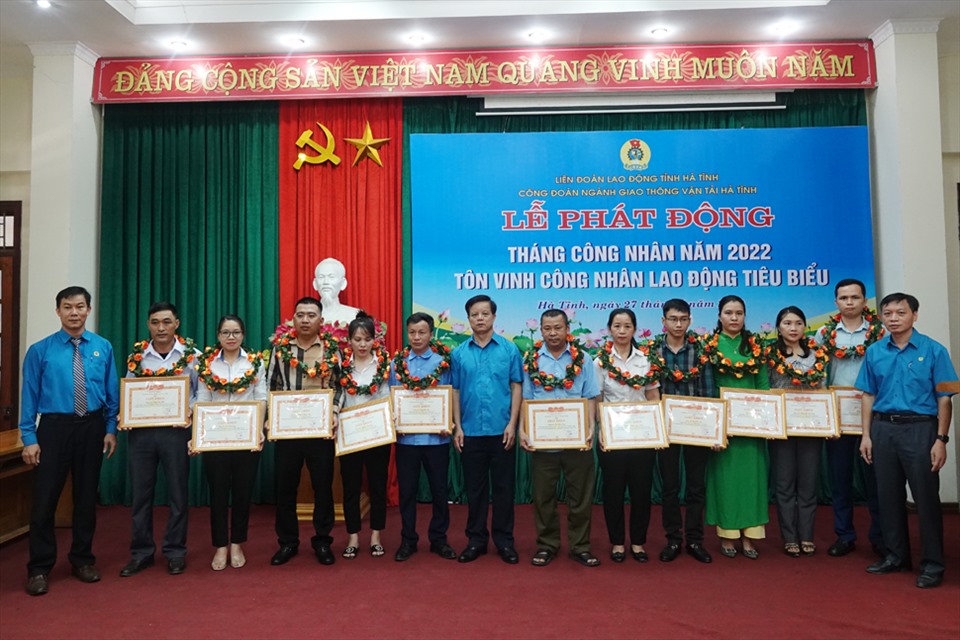 Công đoàn ngành GTVT Hà Tĩnh tôn vinh công nhân lao động tiêu biểu