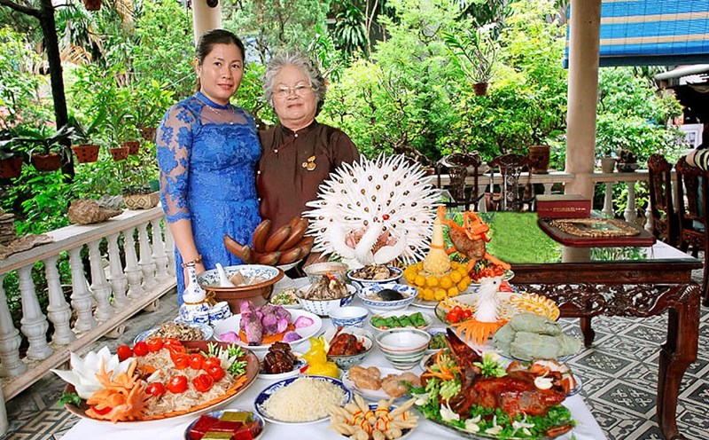 Từ chiều ngày 30.4 đến hết ngày 1.5.2022, tại Công viên Tứ tượng, đường Lê Lợi, thành phố Huế, sẽ diễn ra Ngày hội “Huế - Kinh đô ẩm thực”. Ảnh: Từ Ân