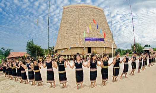 Gia Lai tổ chức nhiều hoạt động văn hóa, nghệ thuật để thu hút khách du lịch gần xa. Ảnh Sở VHTTDL