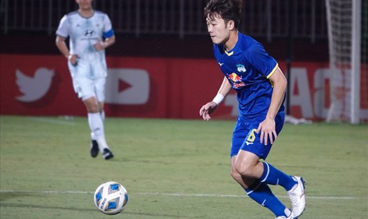Xuân Trường sẽ làm đội trưởng Hoàng Anh Gia Lai đấu Yokohama F. Marinos. Ảnh: Nguyễn Đăng