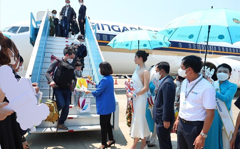 Dự kiến có khoảng 400 chuyến bay nội địa và quốc tế đến Đà Nẵng trong dịp lễ 30.4 -1.5. Ảnh: Thanh Chung