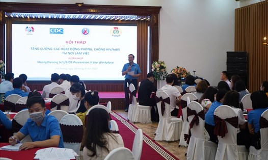 Hội thảo triển khai các hoạt động phòng, chống HIV/AIDS trong CNVCLĐ tại Hải Phòng. Ảnh: M.Dung