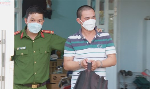 Lê Văn Hùng (34 tuổi) bị lực lượng công an bắt giữ. Ảnh: T.X