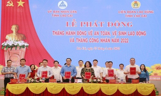 LĐLĐ tỉnh Lào Cai phối hợp với UBND tỉnh tổ chức Lễ phát động Tháng Công nhân và Tháng hành động về An toàn vệ sinh lao động năm 2022.