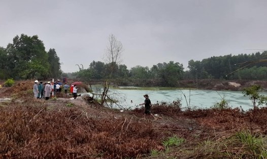 Hồ nước nơi xảy ra vụ việc hai nữ sinh đuối nước tử vong. Ảnh: CTV