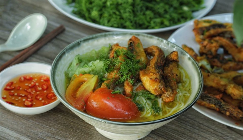 Bún cá là món ăn dân dã được nhiều người yêu thích.