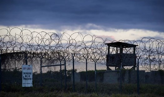 Tù nhân Algeria bị giam giữ tại nhà tù vịnh Guantanamo gần 20 đã được thả tự do. Ảnh chụp màn hình