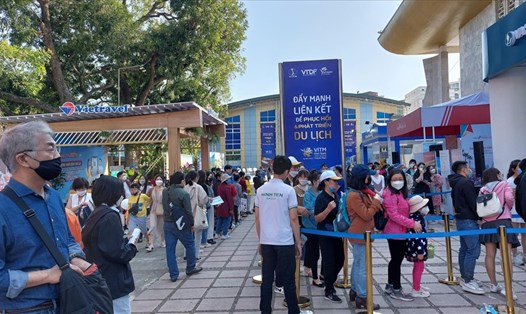 VITM Hà Nội 2022 thu hút hàng nghìn lượt khách tham dự trong suốt 4 ngày diễn ra Hội chợ. Ảnh: VITM