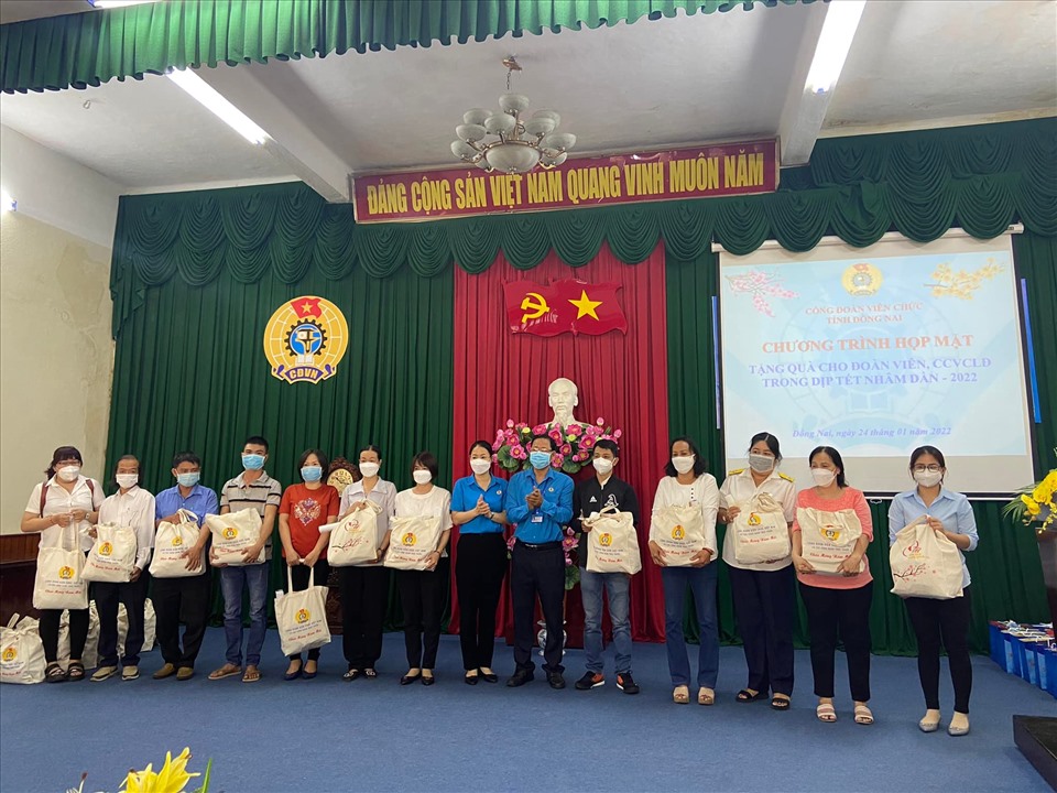 Công đoàn viên chức tỉnh Đồng Nai chăm lo cho đoàn viên người lao động. Ảnh: CĐVC