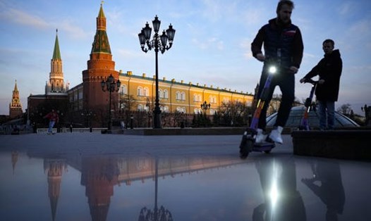 Nga xuất đồng USD dự trữ ở nước ngoài để ngăn vỡ nợ. Ảnh chụp màn hình