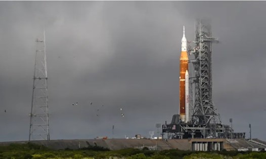 Hệ thống phóng SLS của NASA đã gặp sự cố và phải hoãn thử nghiệm ngay trước khi bắt đầu. Ảnh: NASA