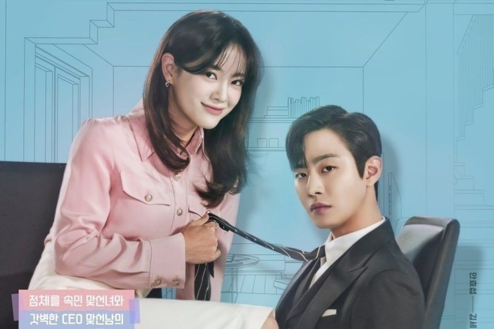 Diễn viên chính phim “Hẹn hò chốn công sở” thực hiện lời hứa với fan. Ảnh: Poster SBS.