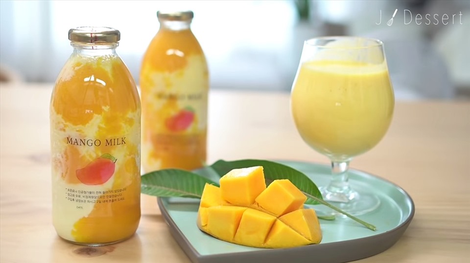 Sữa xoài là đồ uống thơm ngon, bổ dưỡng. Ảnh: J. Dessert