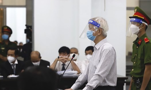 Cựu Chủ tịch tỉnh Khánh Hòa Nguyễn Chiến Thắng tại tòa.