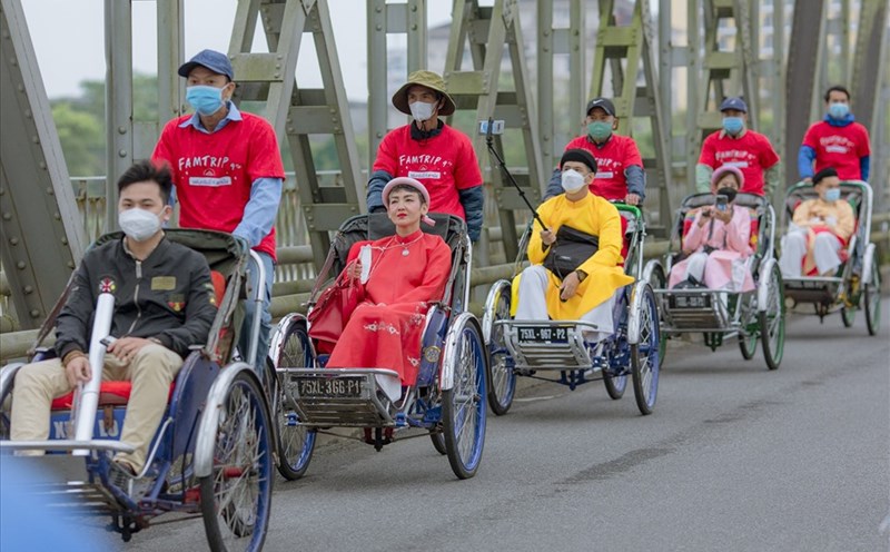 Đoàn khảo sát Famtrip Thái Lan tham quan trải nghiệm tại Huế. Ảnh: Từ Ân