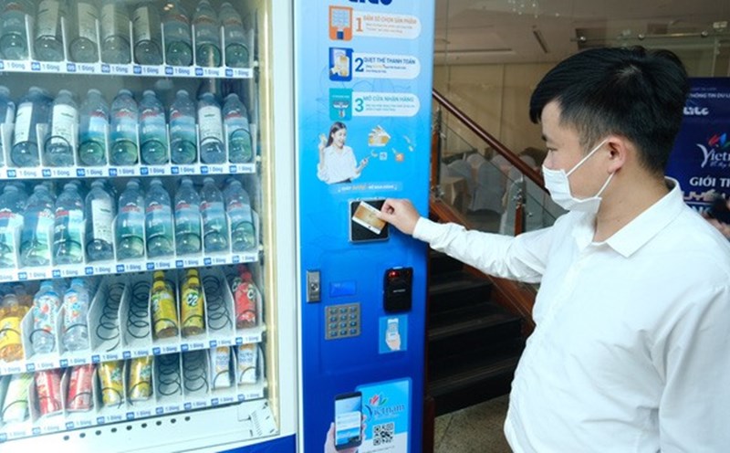 Trải nghiệm thẻ du lịch thông minh dành cho khách tại sự kiện. Ảnh: BTC