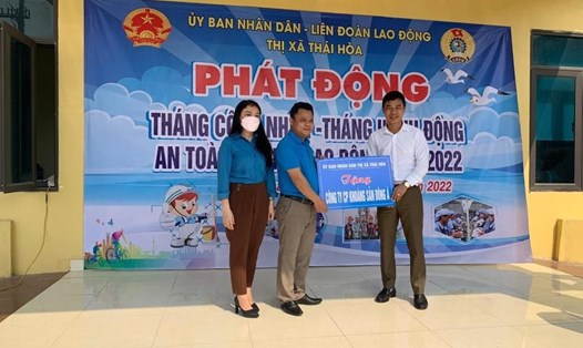 Lễ phát động Tháng Công nhân 2022 tại thị xã Thái Hòa (Nghệ An). Ảnh: TT