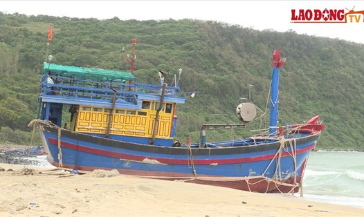 Phú Yên: Ngư dân đỏ mắt tìm thợ sửa chữa tàu