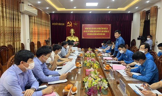 LĐLĐ tỉnh Nghệ An làm việc với Huyện ủy Diễn Châu ngày 7.4. Ảnh: TT