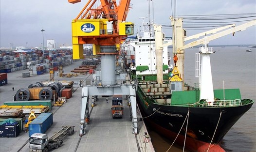 Cước vận tải biển và chi phí thuê container lại tăng tạo gánh nặng cho doanh nghiệp xuất khẩu. Ảnh: GT