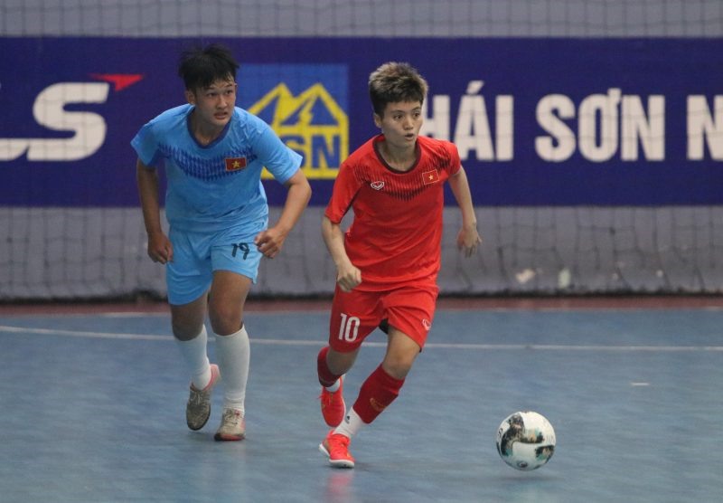 Tuyển nữ futsal Việt Nam đấu tập chuẩn bị cho SEA Games 31