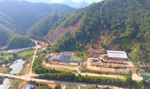 Nhà máy giấy Thuận Phát tại xã Tú Lý, huyện Đà Bắc, tỉnh Hoà Bình bị dân tố vẫn xả thải ra môi trường mặc dù mới bị đình chỉ hoạt động
Ảnh: Khánh Linh