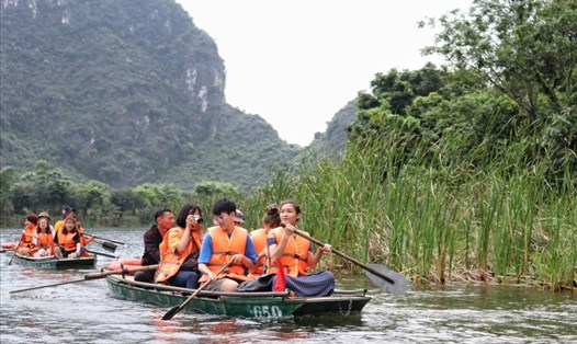 Nhiều công ty du lịch - lữ hành Việt Nam đang rất phấn khởi khi lượng khách đặt tour trong kỳ nghỉ lễ tăng mạnh. Ảnh: Lan Nhi